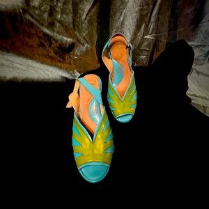 Fluevog Rare Turquoise Vintage size 8